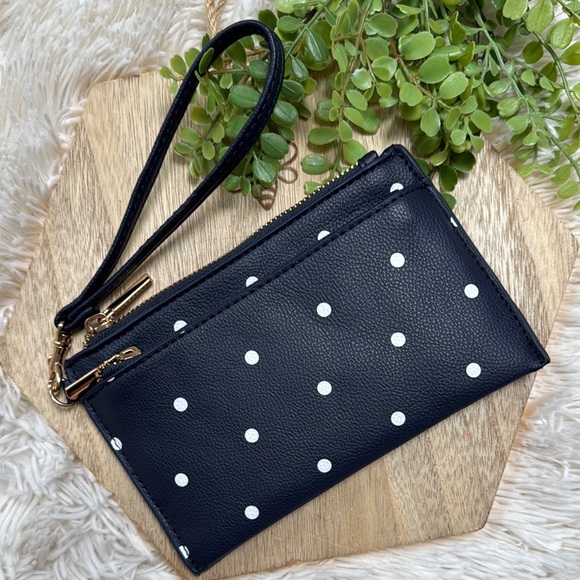 a new day Handbags - A New Day Polka Dot Wristlet NWOT 💗 Navy & White